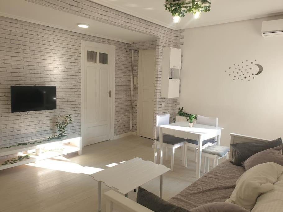 Apartamento Eguzkilore. โลโกรโญ ภายนอก รูปภาพ